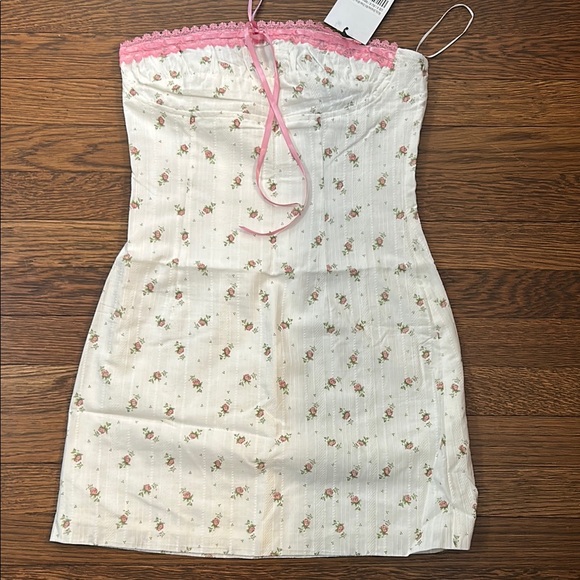 Princess Polly Dresses & Skirts - Princess Polly White Mini Dress with Pink Rose Print and Pink Trim